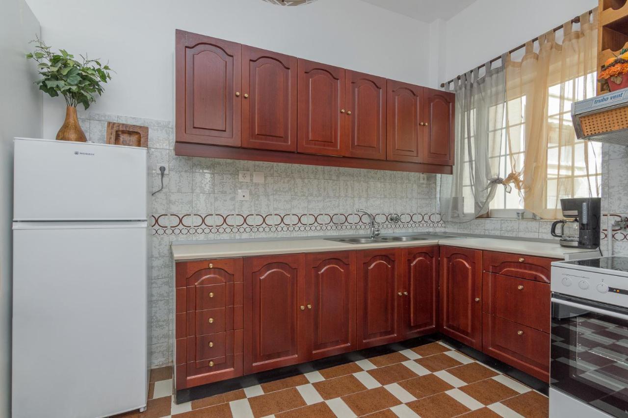 Nice 2Bedroom Apartment In Pagkrati Атина Екстериор снимка